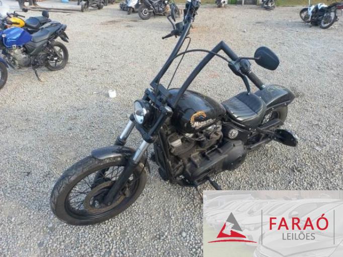 HARLEY DAVIDSON SOFTAIL FXBB - STREET BOB 18/18