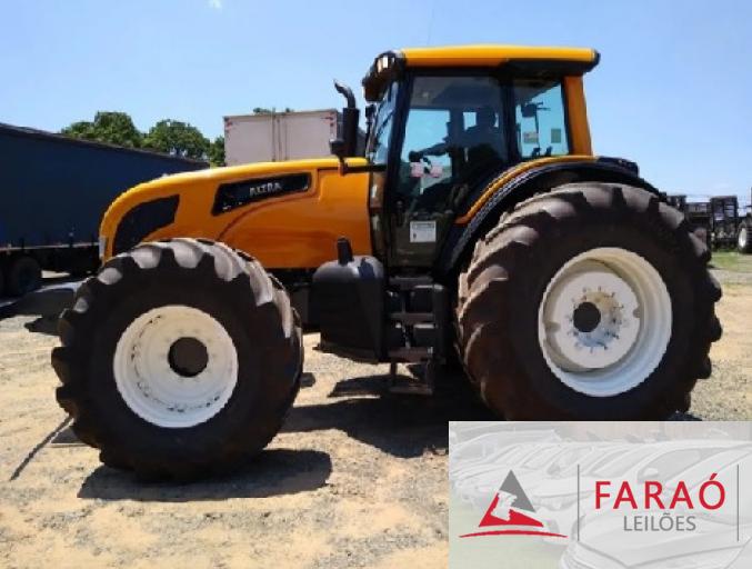 TRATOR VALTRA BH210
