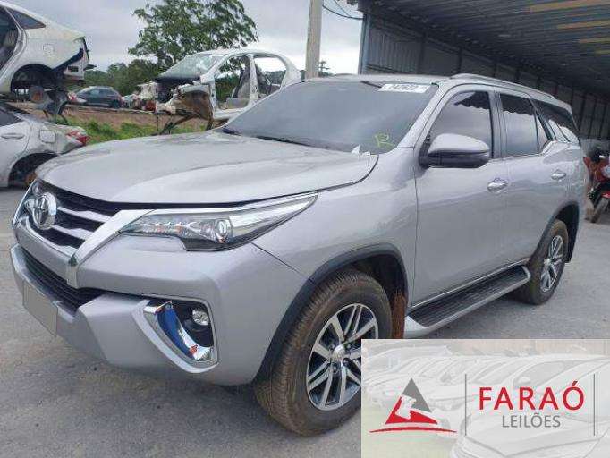 TOYOTA HILUX SW4 21/21