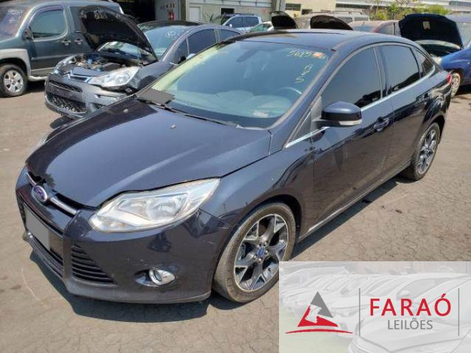 FORD FOCUS SEDAN 13/14