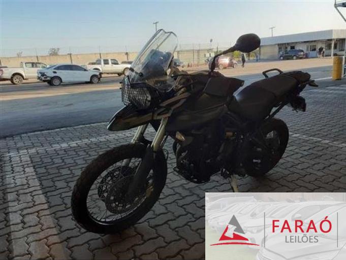TRIUMPH TIGER 800 13/13