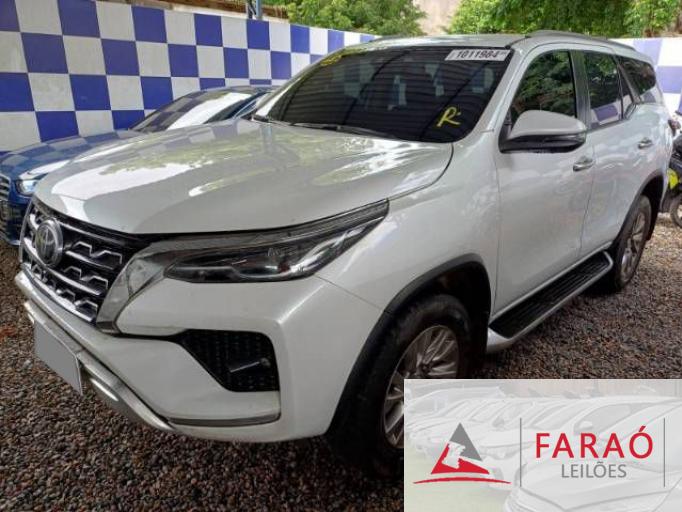 TOYOTA HILUX SW4 23/24