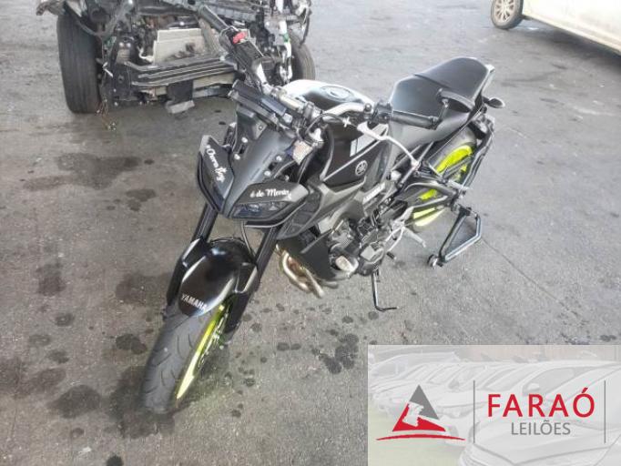 YAMAHA MT-09 850 21/21