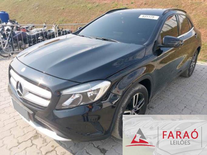 MERCEDES BENZ GLA 200 16/16