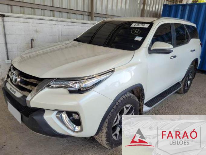TOYOTA HILUX SW4 19/20